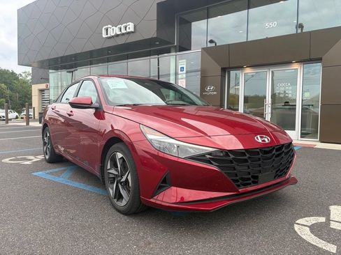 Used 2023 Hyundai Elantra SEL w/ Convenience Package FWD image 1