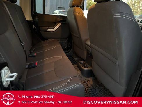 Used 2016 Jeep Wrangler Unlimited Sahara image 31