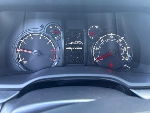 Used 2021 Toyota 4Runner SR5 Premium w/ Moonroof Package AWD/4WD image 39