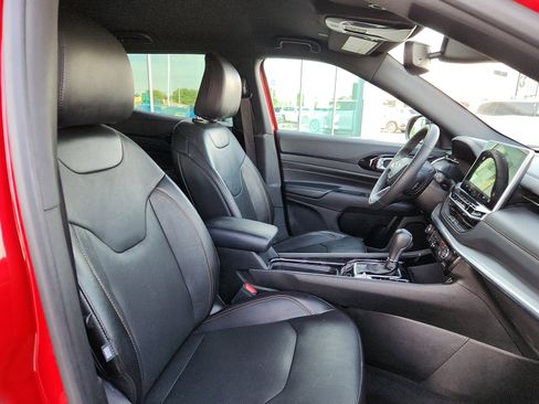 Used 2023 Jeep Compass Limited image 15