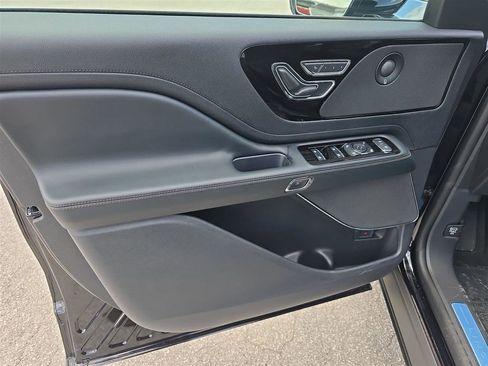 New 2025 Lincoln Aviator 2WD w/ Equipment Group 101A image 16