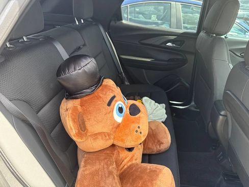 Used 2023 Chevrolet TrailBlazer RS w/ Convenience Package AWD/4WD image 8