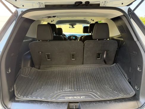Used 2018 Chevrolet Traverse LT FWD image 17