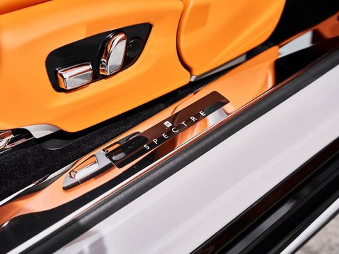 Used 2025 Rolls-Royce Spectre w/ Spectre Launch Package AWD/4WD image 33