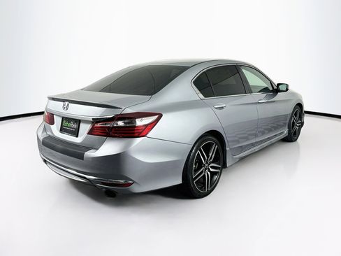 Used 2017 Honda Accord Sport image 9