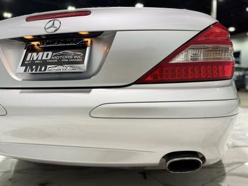 Used 2008 Mercedes-Benz SL 550 w/ P1 Pkg image 11
