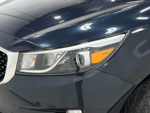 Used 2016 Kia Sedona EX FWD image 35