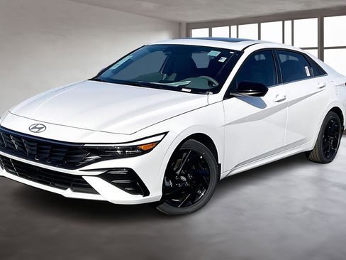 New 2026 Hyundai Elantra SEL Sport Premium FWD image 2
