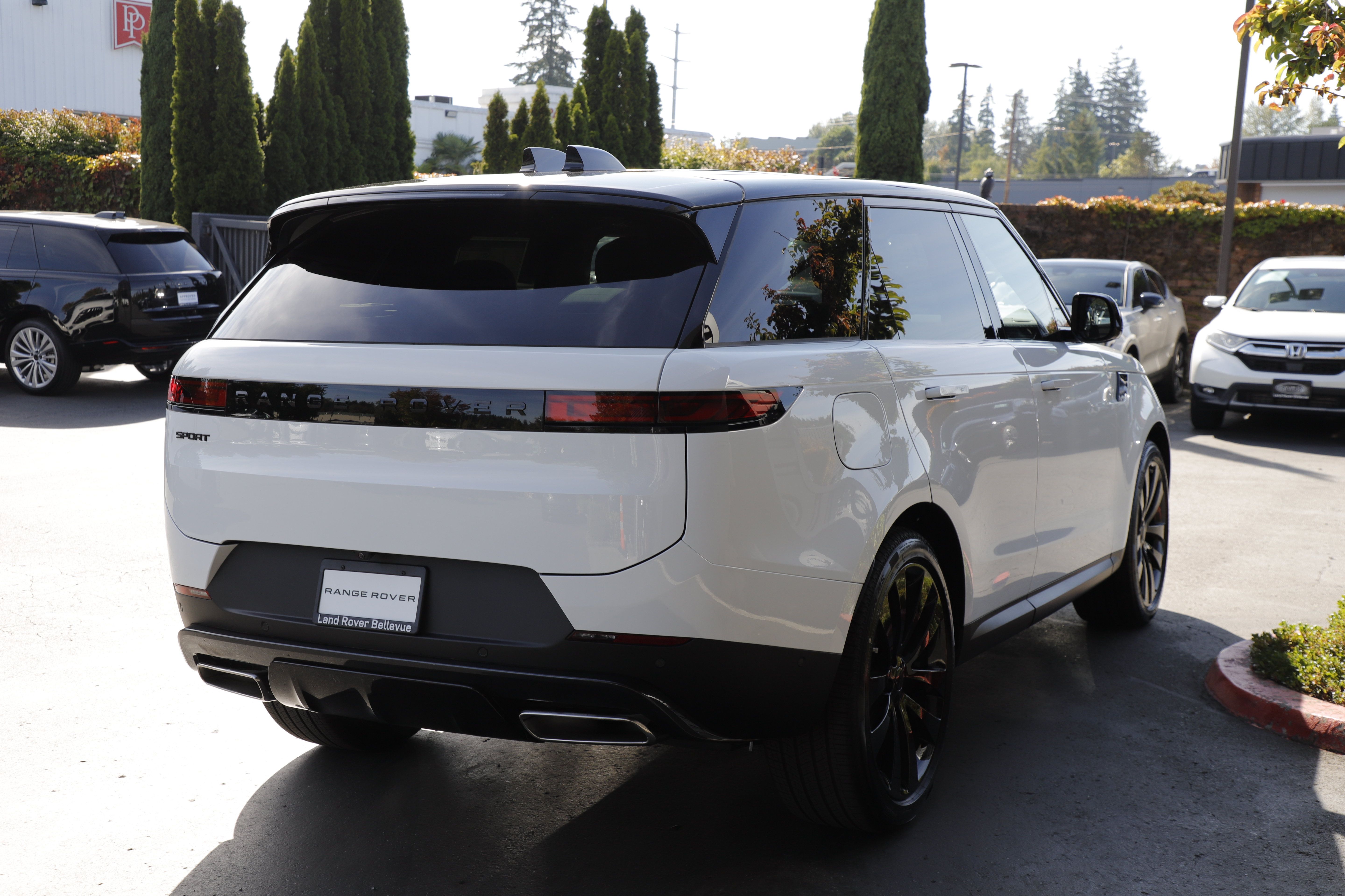 New 2026 Land Rover Range Rover Sport SE AWD/4WD image 8
