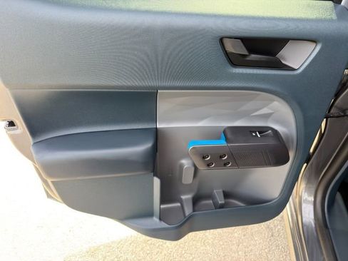 Used 2025 Ford Maverick Lobo image 18