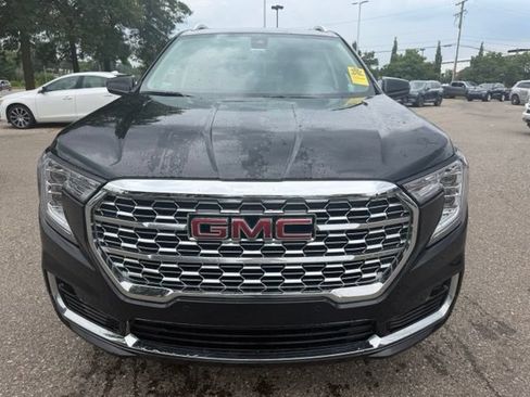 Used 2022 GMC Terrain Denali w/ LPO, Floor Liner Package AWD/4WD image 2