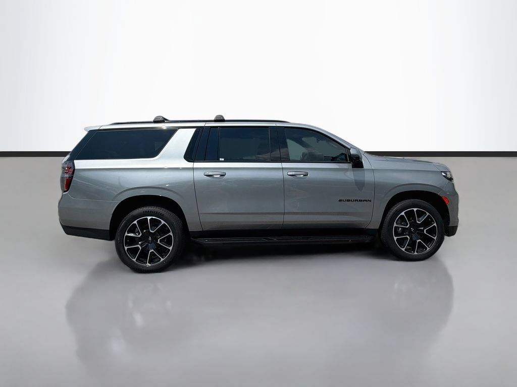 Used 2023 Chevrolet Suburban RST w/ Luxury Package RWD image 4