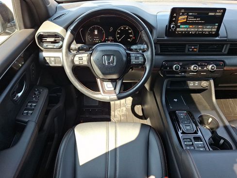 Used 2024 Honda Pilot TrailSport image 14