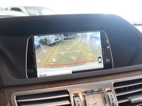 Used 2014 Mercedes-Benz E 550 4MATIC Sedan image 33