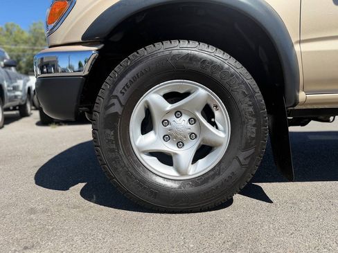 Used 2003 Toyota Tacoma 4x4 Xtracab V6 w/ Convenience Pkg image 82