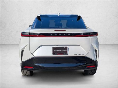 Used 2025 Lexus RZ 300e image 7