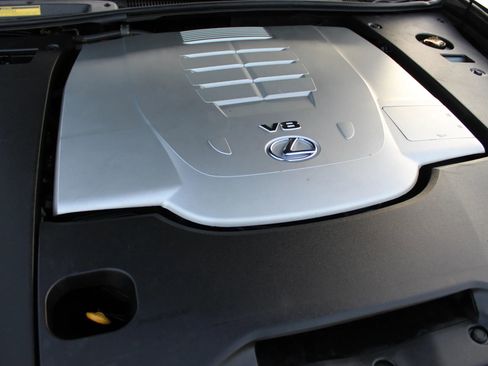 Used 2011 Lexus LS 460 w/ Luxury Value Edition image 32