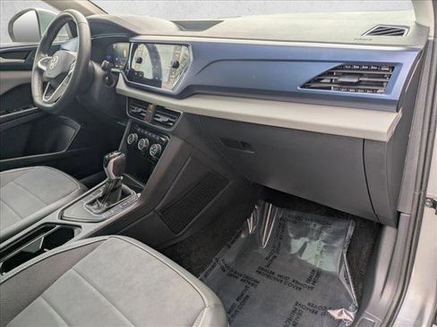 Used 2023 Volkswagen Taos SE w/ Panoramic Sunroof Package image 20