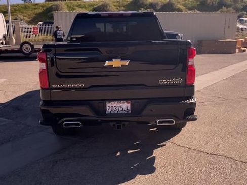 Certified 2025 Chevrolet Silverado 1500 High Country AWD/4WD image 7