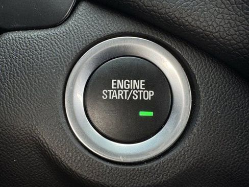 Used 2020 Chevrolet Equinox LT image 22