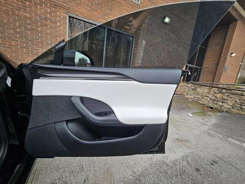 Used 2022 Tesla Model S Plaid image 49