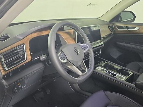 New 2026 Volkswagen Atlas SE AWD/4WD image 2