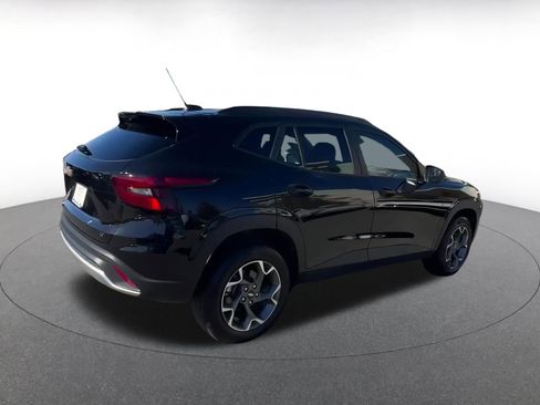 Used 2025 Chevrolet Trax LT image 14