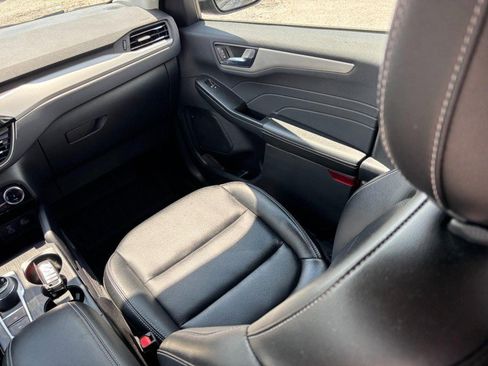 Used 2022 Ford Escape SEL AWD/4WD image 16