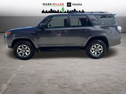 Certified 2020 Toyota 4Runner TRD Off-Road AWD/4WD image 2
