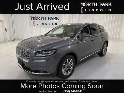 Used 2022 Lincoln Nautilus Standard w/ Premium Package image 1