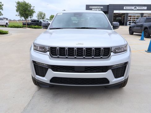 New 2026 Jeep Grand Cherokee Limited AWD/4WD image 10