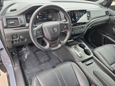 Used 2023 Honda Passport TrailSport image 10