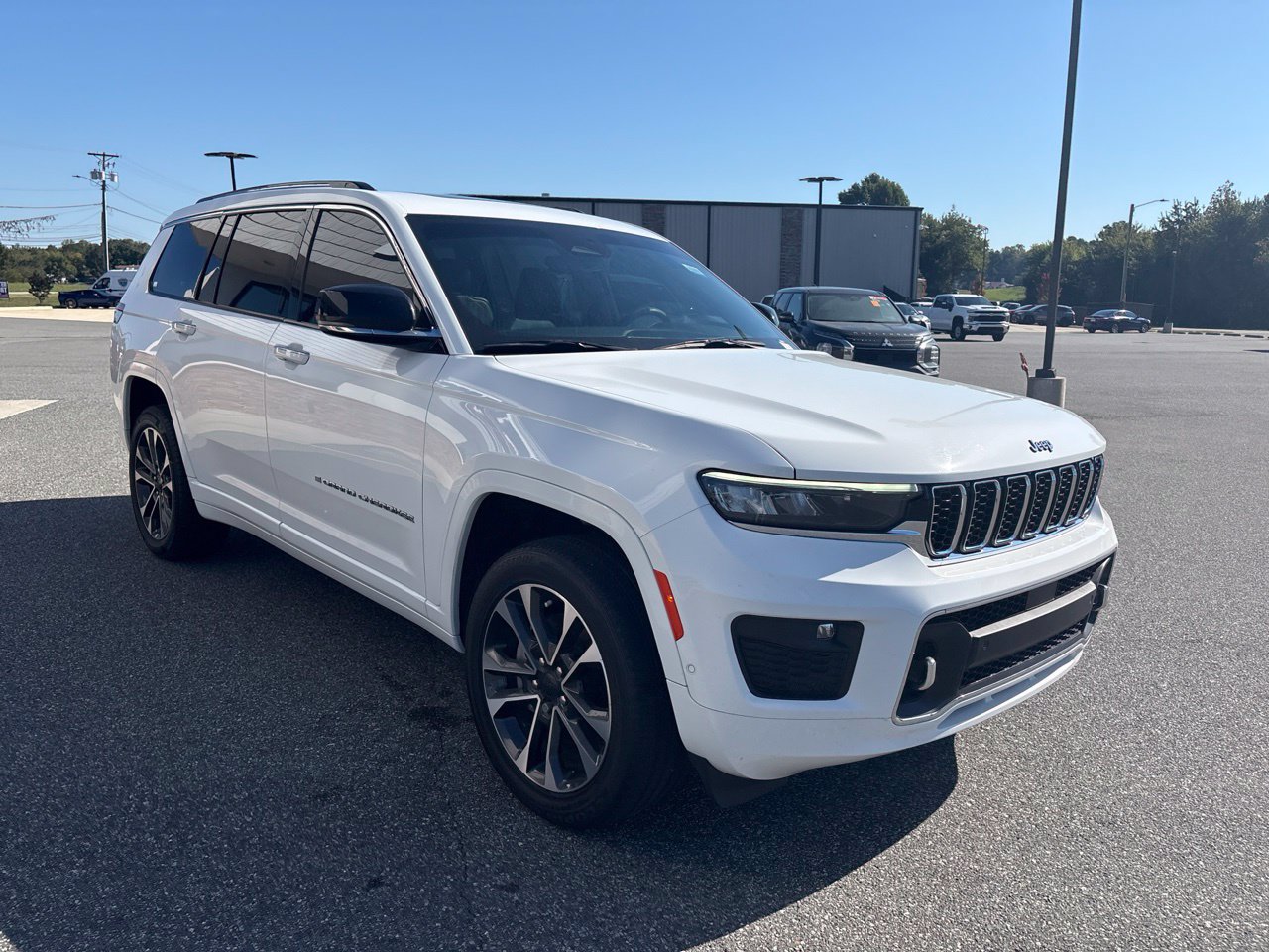 Used 2023 Jeep Grand Cherokee L Overland RWD image 11