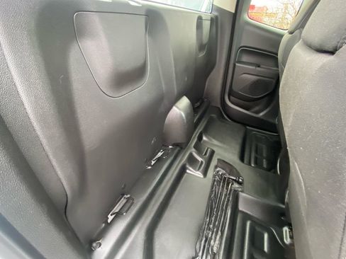 Used 2022 Chevrolet Colorado LT w/ Fleet Safety Package image 15