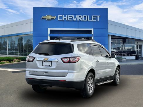 Certified 2017 Chevrolet Traverse LT w/ LPO, 'HIT The Road' Package image 6
