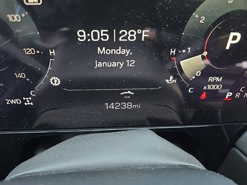 Used 2025 GMC Yukon XL AT4 w/ AT4 Premium Package image 22