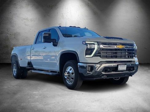 New 2026 Chevrolet Silverado 3500 LTZ w/ LTZ Convenience Package AWD/4WD image 2