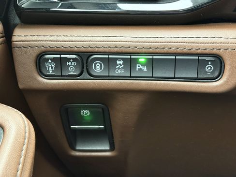 Used 2022 Acura MDX SH-AWD w/ Advance Package image 34