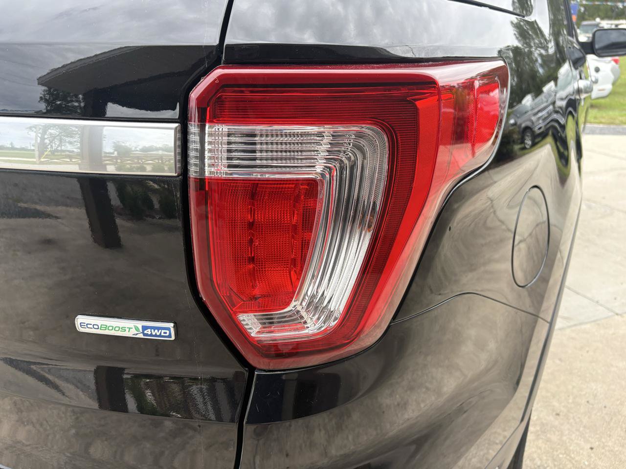 Used 2018 Ford Explorer Platinum AWD/4WD image 10