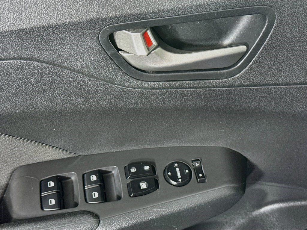 Used 2020 Hyundai Accent SE FWD image 22