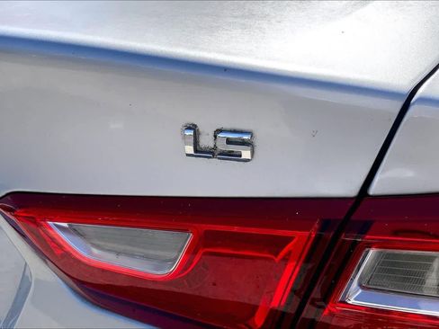 Used 2016 Chevrolet Malibu LS FWD image 8