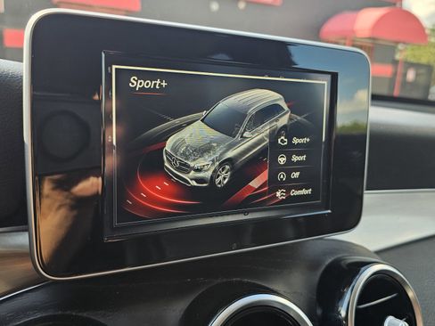 Used 2019 Mercedes-Benz GLC 300 w/ Premium Package image 41