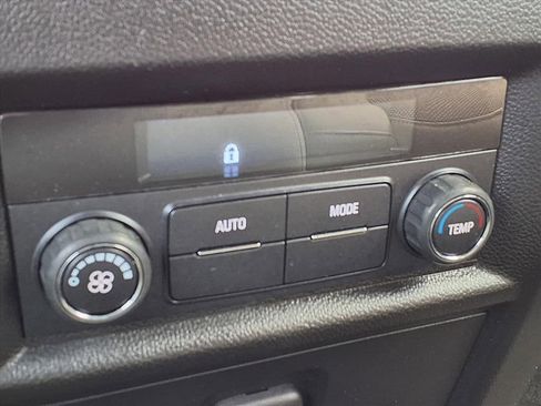 Used 2023 Chevrolet Traverse LS FWD image 16