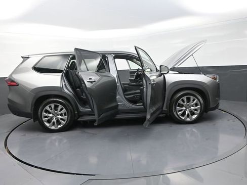 Used 2026 Toyota Grand Highlander AWD Hybrid image 27