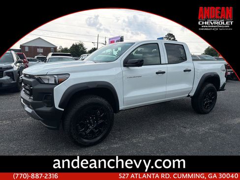 New 2026 Chevrolet Colorado Trail Boss AWD/4WD image 1
