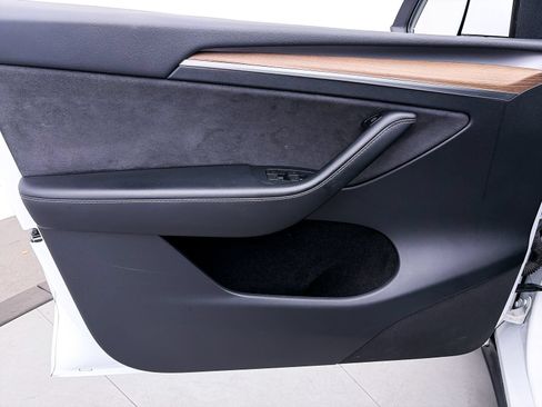 Used 2023 Tesla Model Y Performance AWD/4WD image 18