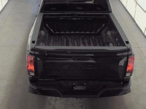 Used 2023 Chevrolet Colorado W/T RWD image 9