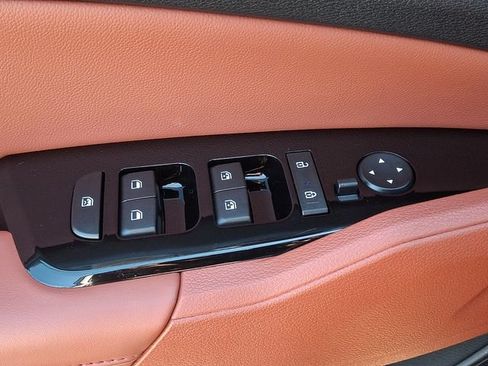 Used 2025 Kia Sportage SX FWD image 22