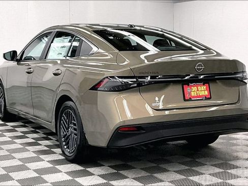 New 2026 Nissan Sentra SV w/ SV Convenience Package FWD image 4