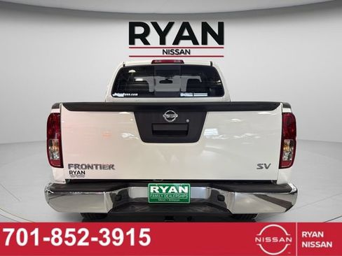 Used 2013 Nissan Frontier SV AWD/4WD image 4